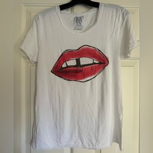 ZOE KARSSEN DISTRESSED T-SHIRT LIPS GRAPHIC